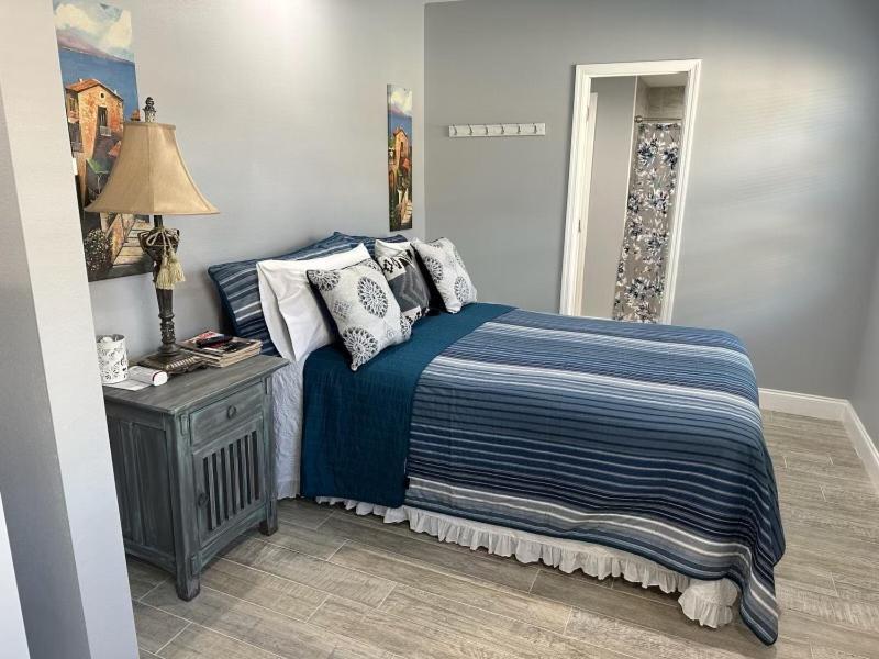 Redone Private Guesthouse Suite With Community Pool 키시미 외부 사진